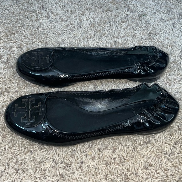 Tory Burch Black Patent Leather flats - Picture 4 of 6